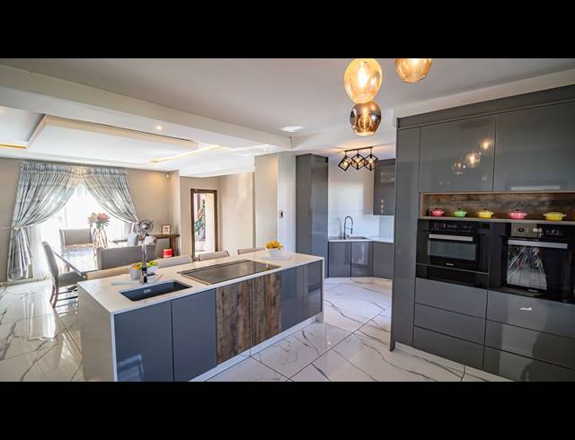4 BEDROOM GATED ESTATE FOR SALE IN KYALAMI HILLS